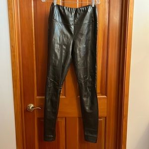 WILFRED FREE VEGAN LEATHER PSNTS